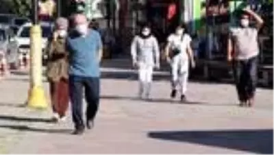 Gümüşhane'de vatandaşlar yeni Covid-19 tedbirlerinden memnun Gümüşhane'de vatandaşlar yeni Covid-19 tedbirlerinden memnun