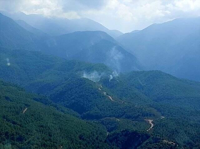 Hatay'da 8 farklı noktada orman yangını çıkartan şahıs suçüstü yakalandı Hatay'da 8 farklı noktada orman yangını çıkartan şahıs suçüstü yakalandı