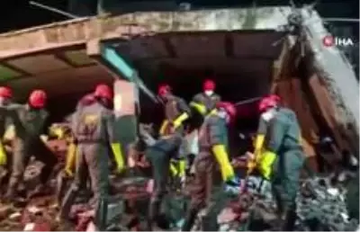Hindistan'da çöken binada ölü sayısı 41'e yükseldi Hindistan'da çöken binada ölü sayısı 41'e yükseldi
