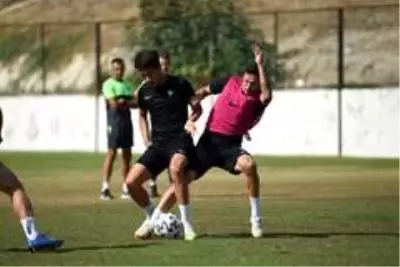 Horoz, Antalyaspor'a bileniyor Horoz, Antalyaspor'a bileniyor