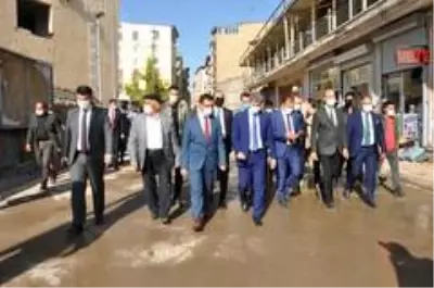İçişleri Bakan Yardımcısı Muhterem İnce Yüksekova'da incelemelerde bulundu İçişleri Bakan Yardımcısı Muhterem İnce Yüksekova'da incelemelerde bulundu