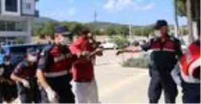 Otostopla durdurdukları araca binen 3 kadın, araçtaki engellinin 2 bin lirasını gasbetti Otostopla durdurdukları araca binen 3 kadın, araçtaki engellinin 2 bin lirasını gasbetti
