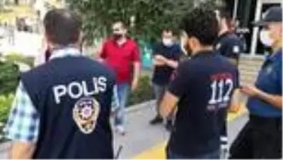 Karantinayı delen vatandaşlar sokaktan toplanıyor Karantinayı delen vatandaşlar sokaktan toplanıyor