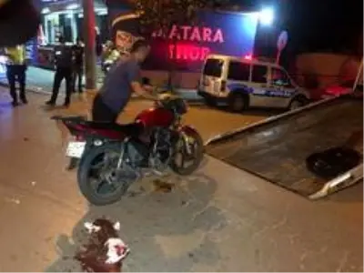 Son dakika haberleri... Kask takmayan motosiklet sürücüsü ölümden döndü Son dakika haberleri... Kask takmayan motosiklet sürücüsü ölümden döndü