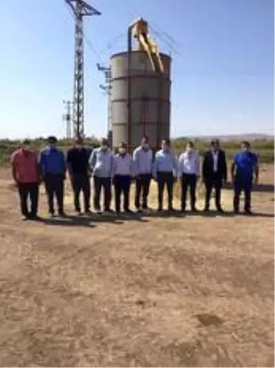 Kaymakam Görmüş çeltik hasadını inceledi Kaymakam Görmüş çeltik hasadını inceledi