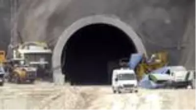 Kırkdilim Tünelleri'nde ikinci ışık görüldü Kırkdilim Tünelleri'nde ikinci ışık görüldü