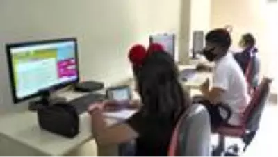 Kocaeli'de kurulan EBA destek noktası interneti olmayan öğrencilerin yardımına koştu