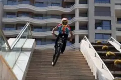 Konyaaltı bisikletçisi Downhill Yarışları'nda şampiyon oldu Konyaaltı bisikletçisi Downhill Yarışları'nda şampiyon oldu