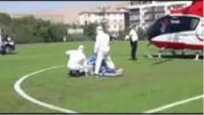 Korona hastası yaşlı adam ambulans helikopter ile hastaneye kaldırıldı Korona hastası yaşlı adam ambulans helikopter ile hastaneye kaldırıldı