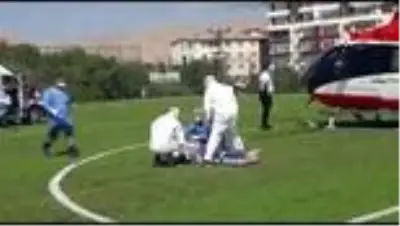 Korona hastası yaşlı adam ambulans helikopter ile hastaneye kaldırıldı Korona hastası yaşlı adam ambulans helikopter ile hastaneye kaldırıldı