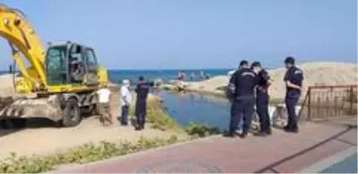 Kuşadası Kocagöl'de balık ölümleriyle ilgili inceleme yapıldı Kuşadası Kocagöl'de balık ölümleriyle ilgili inceleme yapıldı