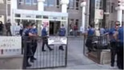 Son dakika haber... Kuşadası'nda 10 hırsızlık şüphelisinin duruşması 12 saat sürdü Son dakika haber... Kuşadası'nda 10 hırsızlık şüphelisinin duruşması 12 saat sürdü
