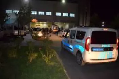 Malatya'da husumetlilerin karşılaşması kanlı bitti: 1 ölü 1 yaralı Malatya'da husumetlilerin karşılaşması kanlı bitti: 1 ölü 1 yaralı