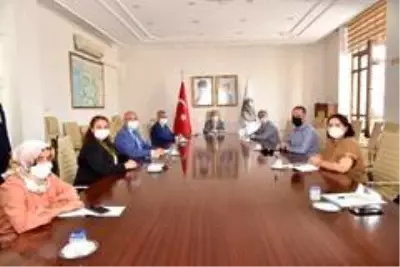 Manisa'da İl Sağlık Müdürlüğü personeli ile korona virüs tedbirlerini görüştü Manisa'da İl Sağlık Müdürlüğü personeli ile korona virüs tedbirlerini görüştü