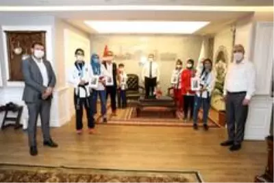 Melikgazi Belediyespor Türkiye Şampiyonu oldu Melikgazi Belediyespor Türkiye Şampiyonu oldu