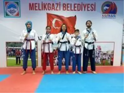 Melikgazi Belediyespor Türkiye Şampiyonu oldu Melikgazi Belediyespor Türkiye Şampiyonu oldu