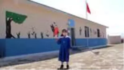 Milli Eğitim Bakan Selçuk, Ağrı'daki köy öğretmenleriyle telefonda görüntülü görüştü Milli Eğitim Bakan Selçuk, Ağrı'daki köy öğretmenleriyle telefonda görüntülü görüştü