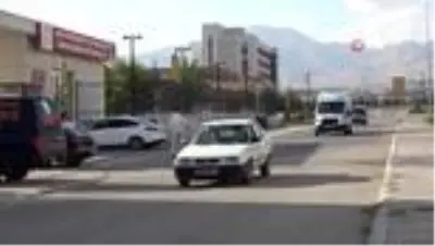 Son dakika... Niğde'de karantina ihlali sayısı 10'a yükseldi Son dakika... Niğde'de karantina ihlali sayısı 10'a yükseldi