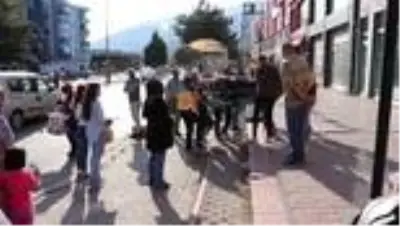 Otomobilin çarptığı kişi yaralandı Otomobilin çarptığı kişi yaralandı