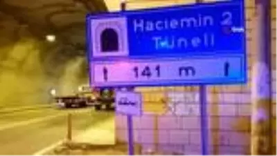 Otomobille kamyonet tünel içinde çarpıştı: 3 yaralı Otomobille kamyonet tünel içinde çarpıştı: 3 yaralı