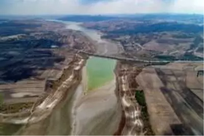 Sazlıdere Barajı'nda korkutan görüntü Sazlıdere Barajı'nda korkutan görüntü