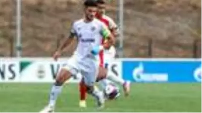 Schalke04'ten Kerim Çalhanoğlu'na profesyonel mukavele Schalke04'ten Kerim Çalhanoğlu'na profesyonel mukavele