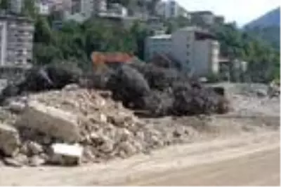 Selin vurduğu Dereli'de hayat normale döndü Selin vurduğu Dereli'de hayat normale döndü