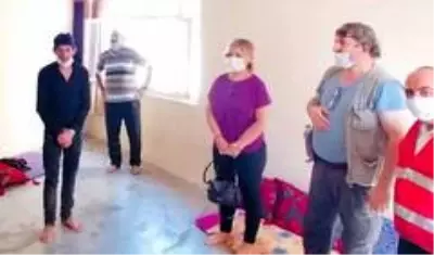 Siirt Göç İdaresinden hayatını kaybeden Suriyeli Muhammed'in ailesine ziyaret Siirt Göç İdaresinden hayatını kaybeden Suriyeli Muhammed'in ailesine ziyaret