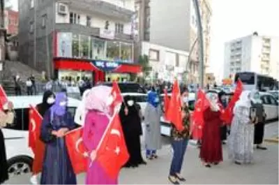 Son Dakika: Şırnak anneleri ile HDP'liler arasında gerginlik Son Dakika: Şırnak anneleri ile HDP'liler arasında gerginlik