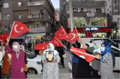 Son Dakika: Şırnak anneleri ile HDP'liler arasında gerginlik Son Dakika: Şırnak anneleri ile HDP'liler arasında gerginlik
