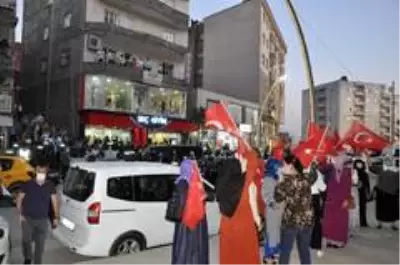 Son Dakika: Şırnak anneleri ile HDP'liler arasında gerginlik Son Dakika: Şırnak anneleri ile HDP'liler arasında gerginlik