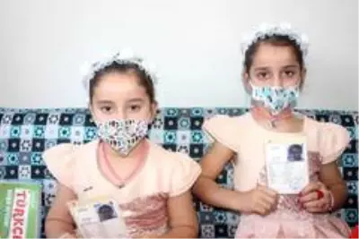 Suriye uyruklu çift, ikiz çocuklarının adını 'Suriye ve Türkiye' koydu Suriye uyruklu çift, ikiz çocuklarının adını 'Suriye ve Türkiye' koydu