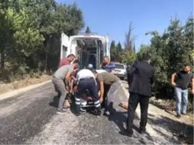 Tarım aracı şarampole yuvarlandı: 1 yaralı Tarım aracı şarampole yuvarlandı: 1 yaralı