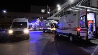 İki aile arasında çıkan kavgada 8 kişi yaralandı, kavgaya özel hareket polisi müdahale etti İki aile arasında çıkan kavgada 8 kişi yaralandı, kavgaya özel hareket polisi müdahale etti