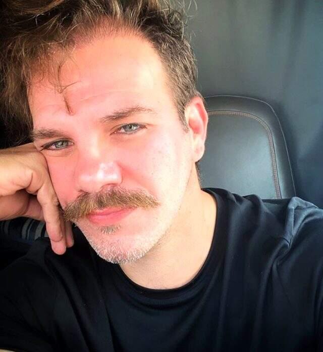 Tolga Karel kimdir? Tolga Karel'in eşi kimdir? Tır şoförlüğü yapan Tolga Karel'in mesleği nedir? Tolga Karel Instagram hesabı Tolga Karel kimdir? Tolga Karel'in eşi kimdir? Tır şoförlüğü yapan Tolga Karel'in mesleği nedir? Tolga Karel Instagram hesabı