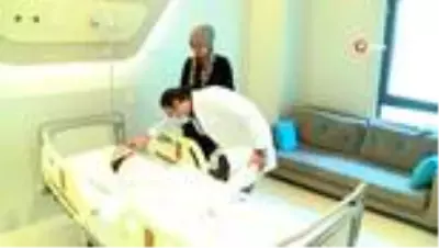 Üzerine kızgın yağ dökülen Nisa, eski yüzüne ve çok sevdiği saçlarına kavuşacak Üzerine kızgın yağ dökülen Nisa, eski yüzüne ve çok sevdiği saçlarına kavuşacak