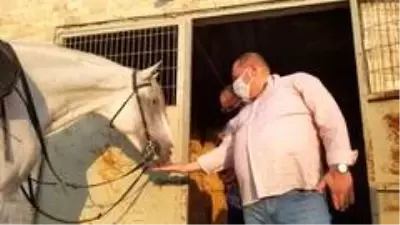 Vali Yardımcısı Özmen ile İl Jandarma Komutanı Yıldırım ata bindi Vali Yardımcısı Özmen ile İl Jandarma Komutanı Yıldırım ata bindi