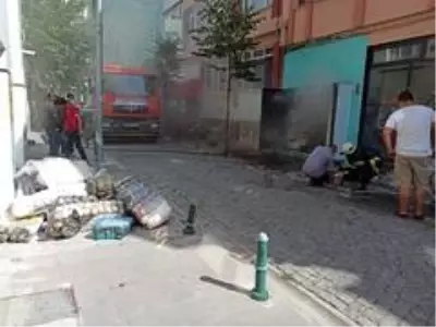 Yangında bir depo dolusu iplik kullanılamaz hale geldi Yangında bir depo dolusu iplik kullanılamaz hale geldi