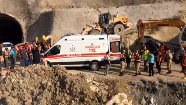Yapımı devam eden Kop tünelinde meydana gelen patlamada 8 işçi yaralandı Yapımı devam eden Kop tünelinde meydana gelen patlamada 8 işçi yaralandı