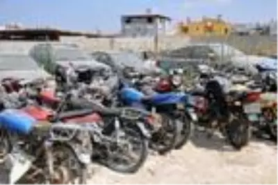 Yediemin otoparkında çok 12 milyon değerinde çok sayıda motosiklet ve otomobil yatıyor Yediemin otoparkında çok 12 milyon değerinde çok sayıda motosiklet ve otomobil yatıyor