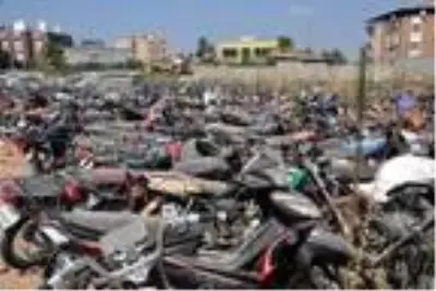 Yediemin otoparkında çok 12 milyon değerinde çok sayıda motosiklet ve otomobil yatıyor Yediemin otoparkında çok 12 milyon değerinde çok sayıda motosiklet ve otomobil yatıyor