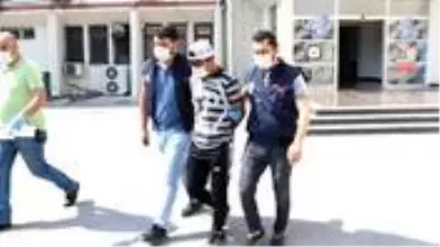 Mersin'de yemek parası istediği yaşlı adamın cüzdanını çalan şahıs yakalandı Mersin'de yemek parası istediği yaşlı adamın cüzdanını çalan şahıs yakalandı