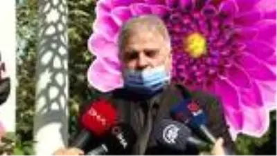 Zeki Müren vefatının 24. yılında kabri başında anıldı Zeki Müren vefatının 24. yılında kabri başında anıldı