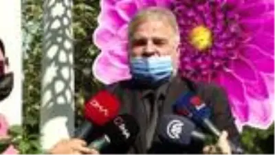 Zeki Müren vefatının 24. yılında kabri başında anıldı Zeki Müren vefatının 24. yılında kabri başında anıldı