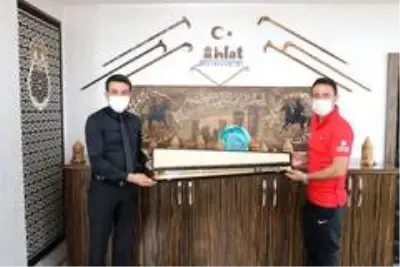 Son dakika haberi... Ampute futbol teknik heyetinden Kaymakam Dağ'a ziyaret Son dakika haberi... Ampute futbol teknik heyetinden Kaymakam Dağ'a ziyaret