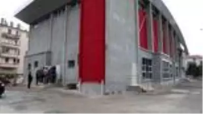 Ankara Gençlik ve Spor Müdürü Çelik, yapımı süren tesisi inceledi Ankara Gençlik ve Spor Müdürü Çelik, yapımı süren tesisi inceledi