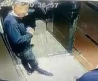 Asansördeki kadını taciz edip 'gel' işareti yaptı! Kayıttaki kamerayı hesap edemedi Asansördeki kadını taciz edip 'gel' işareti yaptı! Kayıttaki kamerayı hesap edemedi