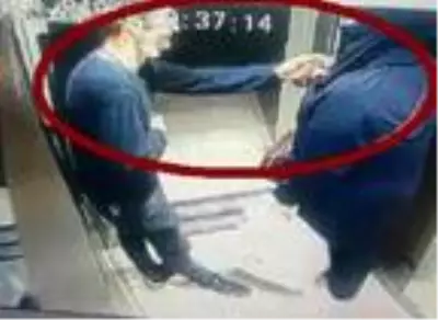 Asansördeki kadını taciz edip 'gel' işareti yaptı! Kayıttaki kamerayı hesap edemedi Asansördeki kadını taciz edip 'gel' işareti yaptı! Kayıttaki kamerayı hesap edemedi