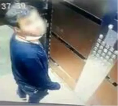 Asansördeki kadını taciz edip 'gel' işareti yaptı! Kayıttaki kamerayı hesap edemedi Asansördeki kadını taciz edip 'gel' işareti yaptı! Kayıttaki kamerayı hesap edemedi