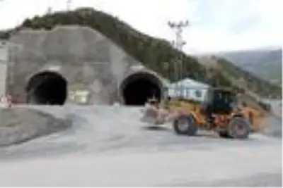 Avrupa'nın en uzunu olacak Zigana Tüneli'nin yüzde 74'ü tamamlandı Avrupa'nın en uzunu olacak Zigana Tüneli'nin yüzde 74'ü tamamlandı